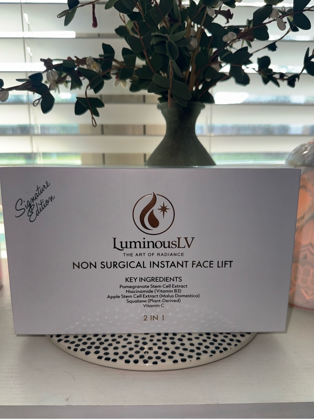 Non Surgical Instant Face Lift Mask - White (Signature Edition)